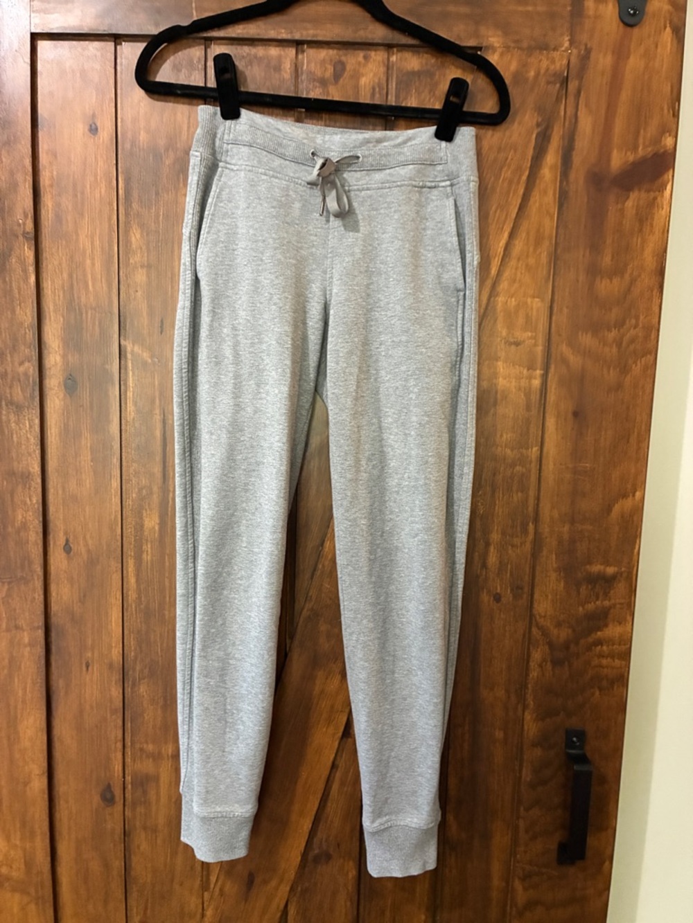 Lululemon Women's Joggers with Ribbed Trim Size 2 Athleisure Quiet Luxury Gray
